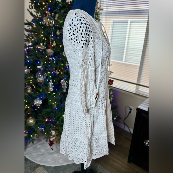 EUC Vince Camuto 3/4 Lantern Sleeve White Eyelet Lace Fit & Flare Dress - Picture 11 of 16
